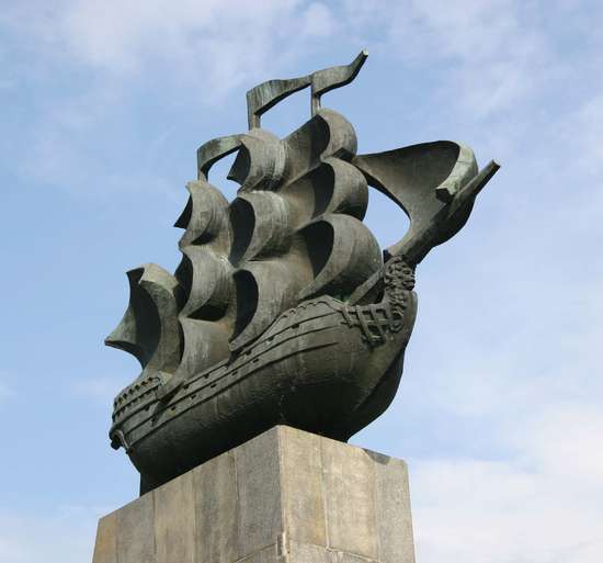 Monument to shipbuilders